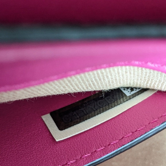 Chloe C Croc Embossed Leather Shoulder Bag - Picture 12 of 16